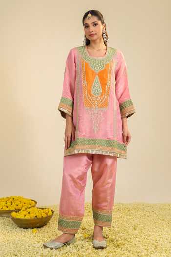 Buy_Roohbyridhimaa_Pink Tissue, Chanderi Round Neck, Yes Raag Embroidered Kurta Set 