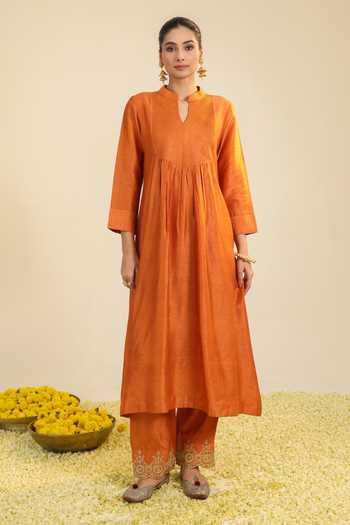 Buy_Roohbyridhimaa_Rust Silk, Organza, Viscose Mandarin Collar, Yes Gumaan Pintuck Kurta Set 