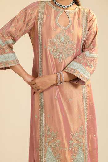 Shop_Roohbyridhimaa_Peach Tissue Keyhole Neck Pink Lamhe Embroidered Kurta Set 