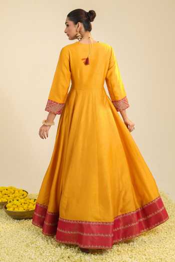 Roohbyridhimaa_Orange Organza, Viscose V-neck Zardozi Embroidered Anarkali And Dupatta Set _Online_at_Aza_Fashions
