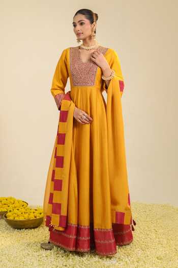 Buy_Roohbyridhimaa_Orange Organza, Viscose V-neck Zardozi Embroidered Anarkali And Dupatta Set _Online_at_Aza_Fashions