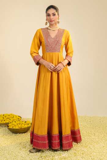 Buy_Roohbyridhimaa_Orange Organza, Viscose V-neck Zardozi Embroidered Anarkali And Dupatta Set 
