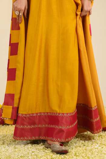 Roohbyridhimaa_Orange Organza, Viscose V-neck Zardozi Embroidered Anarkali And Dupatta Set _Online