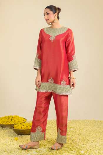 Shop_Roohbyridhimaa_Red Tissue Round Neck Divine Kurta Set _Online_at_Aza_Fashions