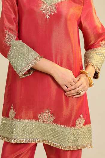 Buy_Roohbyridhimaa_Red Tissue Round Neck Divine Kurta Set _Online