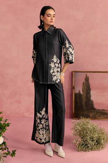 Surabhi Arya_Black Cotton, Twill Collared Neck Floral Embroidered Shirt And Pant Set _Online_at_Aza_Fashions