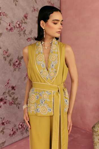 Surabhi Arya_Yellow Cotton V-neck Floral Applique Top With Pant _at_Aza_Fashions
