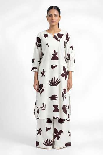 Buy_Poppi_Black Bemberg, Silk V-neck, Yes Floral Print Kurta And Pant Set _Online_at_Aza_Fashions