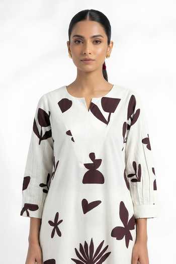 Shop_Poppi_Black Bemberg, Silk V-neck, Yes Floral Print Kurta And Pant Set _Online_at_Aza_Fashions
