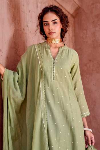 Karaj Jaipur_Green Cotton, Kota Doria Mandarin Collar, Yes Scattered Floral Mul Kurta Set _at_Aza_Fashions