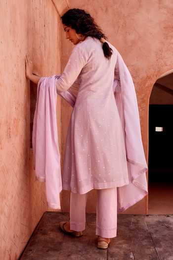 Shop_Karaj Jaipur_Lilac Cotton, Muslin (mulmul), Kota Doria Split V-neck Scattered Motif Kurta Set _at_Aza_Fashions