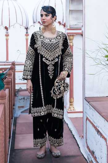 Buy_Tarrz_Black Silk, Velvet Round Neck Embroidered Kurta And Pant Set _at_Aza_Fashions