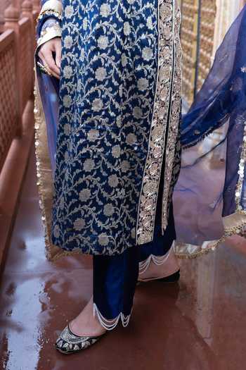 Buy_Tarrz_Blue Silk, Brocade Round Neck Floral Kurta Set _Online_at_Aza_Fashions