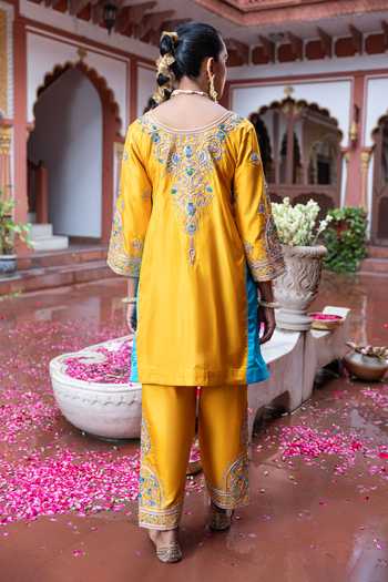 Shop_Tarrz_Yellow Silk V-neck Hand Embroidered Pure Kurta And Pant Set _at_Aza_Fashions