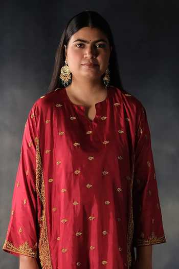 Tarrz_Red Silk Hand Embroidered Pure Kurta And Pant Set _Online_at_Aza_Fashions