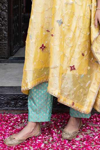 Tarrz_Yellow Tissue, Brocade, Silk Scoop Neck Hand Embroidered Kaftan Set _Online_at_Aza_Fashions