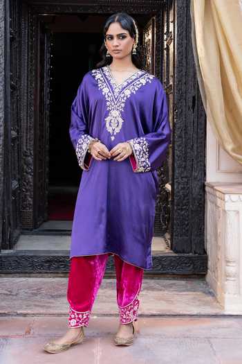 Buy_Tarrz_Purple Satin, Silk, Velvet V-neck Hand Embroidered Kaftan Set _at_Aza_Fashions