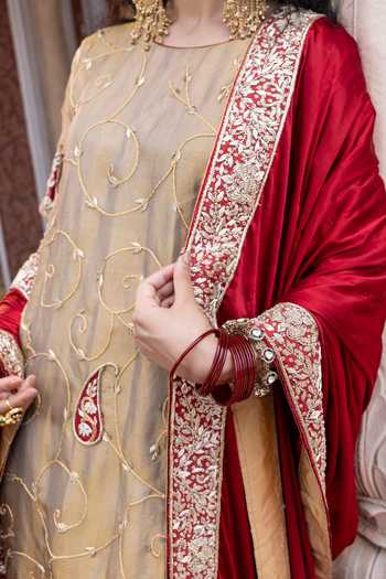 Buy_Tarrz_Pink Silk, Satin Embroidered Dupatta _Online_at_Aza_Fashions