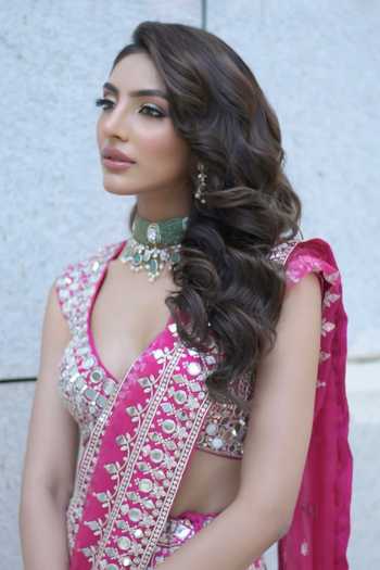 Buy_Gopi Vaid_Pink Tussar, Jersey, Organza Mirrors, Embroidery V-neck Rani Lehenga Set _Online