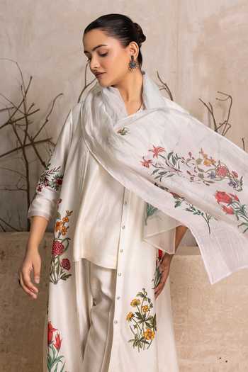 Haute Mess_Ivory Silk, Chanderi Mandarin Collar Printed Kurta And Pant Set _Online_at_Aza_Fashions