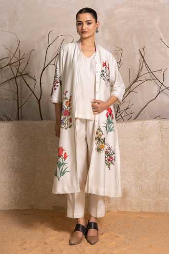Haute Mess_Ivory Silk, Chanderi Mandarin Collar Printed Kurta And Pant Set _at_Aza_Fashions
