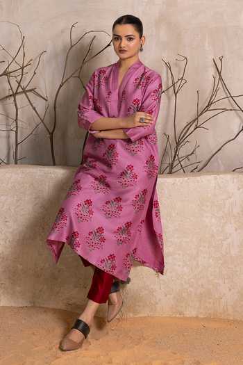 Haute Mess_Pink Silk, Chanderi V-neck Print Kurta And Pant Set _Online