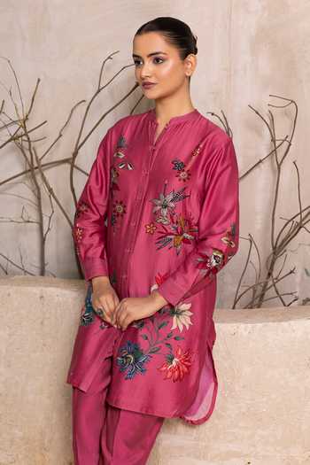 Haute Mess_Pink Silk, Chanderi Mandarin Collar Print Kurta Set _Online_at_Aza_Fashions