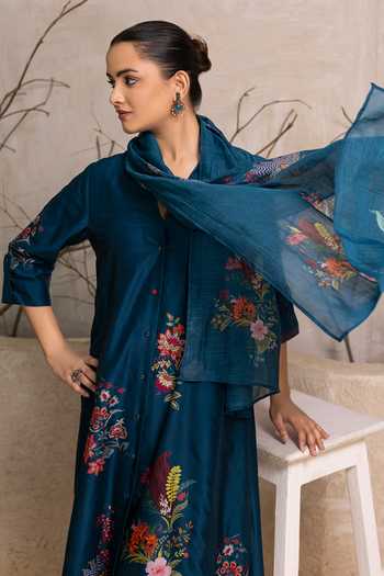 Haute Mess_Blue Silk, Chanderi V-neck Floral Print Tunic Set _at_Aza_Fashions