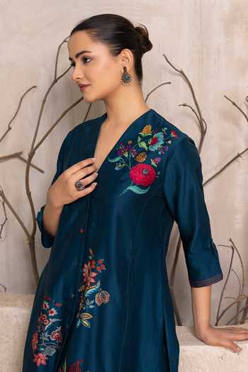 Buy_Haute Mess_Blue Silk, Chanderi V-neck Floral Print Tunic Set _Online