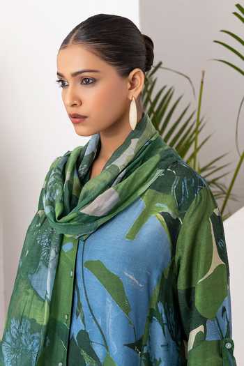 Buy_Haute Mess_Green Silk, Chanderi V-neck, Yes Printed Kurta Set 