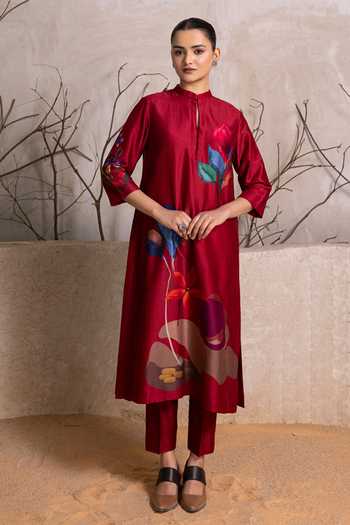 Buy_Haute Mess_Red Silk, Chanderi Mandarin Collar Leaf Print Kurta And Pant Set _at_Aza_Fashions