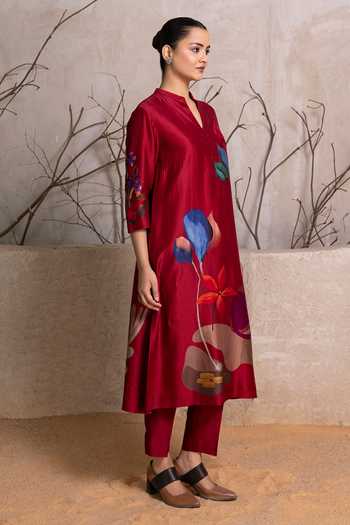 Buy_Haute Mess_Red Silk, Chanderi Mandarin Collar Leaf Print Kurta And Pant Set _Online_at_Aza_Fashions