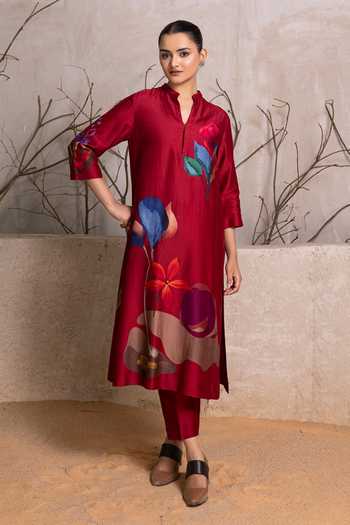 Shop_Haute Mess_Red Silk, Chanderi Mandarin Collar Leaf Print Kurta And Pant Set _Online_at_Aza_Fashions