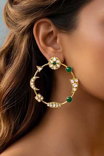 Buy_Queens Jewels_Green Emerald Noor Kundan Chakra Earrings _at_Aza_Fashions