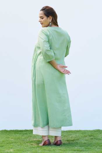 Shop_Vaaya_Green Cotton V-neck Placement Embroidered Kurta And Pant Set _at_Aza_Fashions