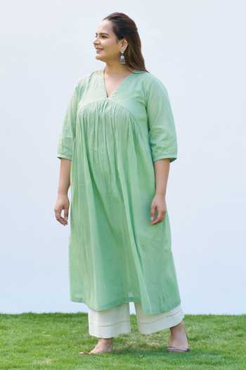 Vaaya_Green Cotton V-neck Placement Embroidered Kurta And Pant Set _Online_at_Aza_Fashions