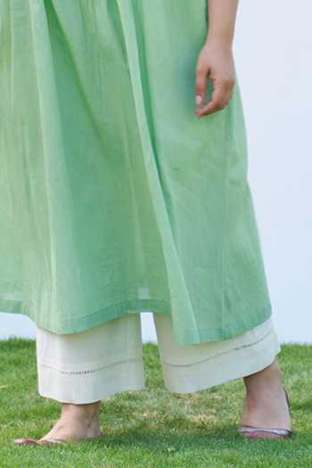 Buy_Vaaya_Green Cotton V-neck Placement Embroidered Kurta And Pant Set _Online_at_Aza_Fashions