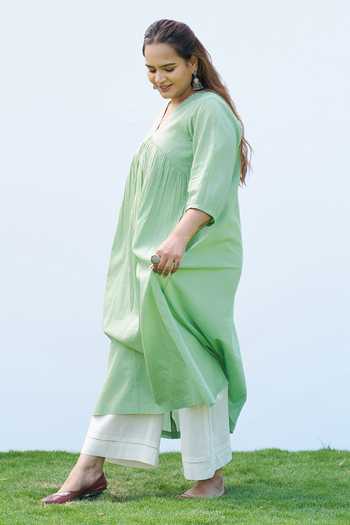 Vaaya_Green Cotton V-neck Placement Embroidered Kurta And Pant Set _at_Aza_Fashions