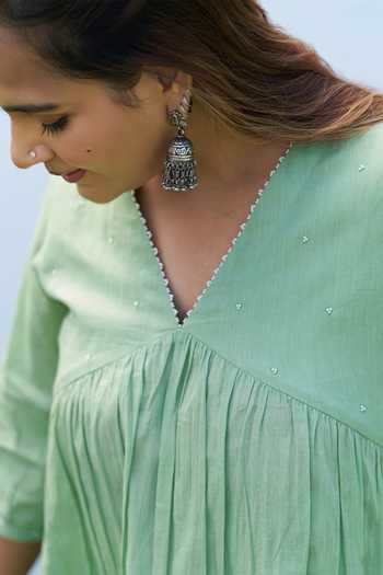 Buy_Vaaya_Green Cotton V-neck Placement Embroidered Kurta And Pant Set 