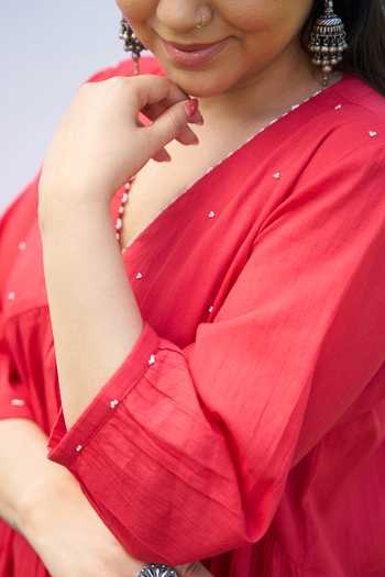 Vaaya_Red Cotton V-neck Placement Embroidered Kurta And Pant Set _Online_at_Aza_Fashions