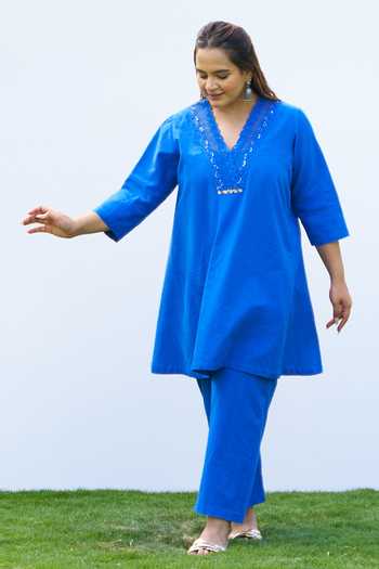 Shop_Vaaya_Blue Handloom Cotton V-neck Handwoven Kurta And Pant Set _Online_at_Aza_Fashions