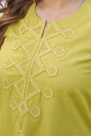 Buy_Vaaya_Green Cotton Round Neck Handwoven Kurta And Salwar Set _Online_at_Aza_Fashions