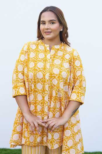 Vaaya_Yellow Muslin (mulmul) Split V-neck, Handblock Print Pure Mul Kurta And Pant Set _Online_at_Aza_Fashions