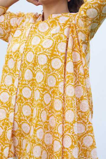 Buy_Vaaya_Yellow Muslin (mulmul) Split V-neck, Handblock Print Pure Mul Kurta And Pant Set _Online_at_Aza_Fashions