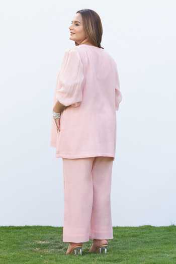 Shop_Vaaya_Pink V-neck Pure Mul Kurta And Pant Set _at_Aza_Fashions