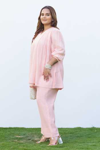 Shop_Vaaya_Pink V-neck Pure Mul Kurta And Pant Set _Online_at_Aza_Fashions