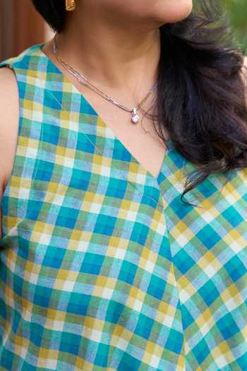 Shop_Vaaya_Green Cotton V-neck Handwoven Checked Sleeveless Midi Dress 