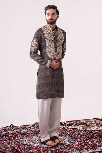 Char Chaand_Charcoal Silk Embroidered Kurta _at_Aza_Fashions