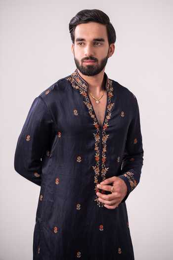 Buy_Char Chaand_Navy Silk, Linen Embroidered Kurta _Online_at_Aza_Fashions