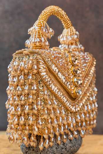 Buy_Nayaab By Sonia_Gold Chevron Crystal Kasse Bag 